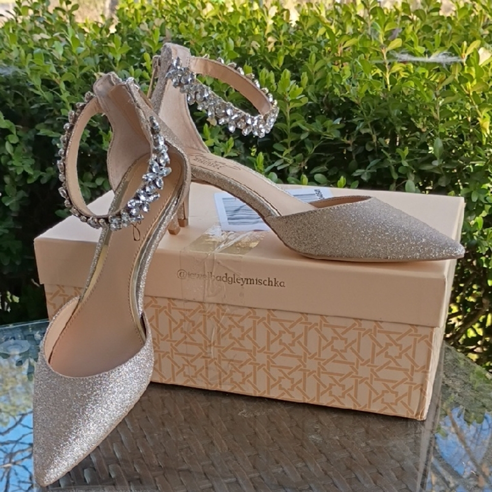 Badgley Mischka Women's Gold Glitter Heels New W/Box